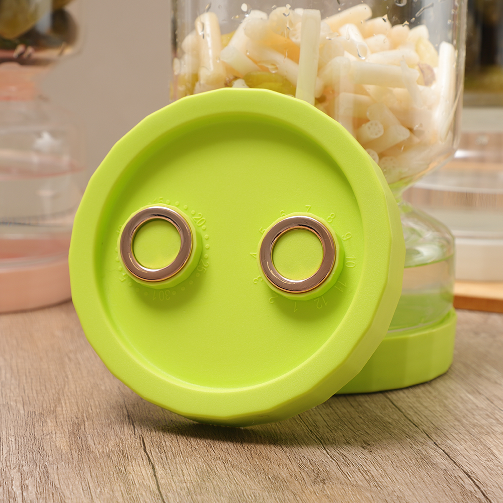 Einmachglas mit zwei Deckeln